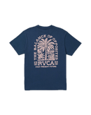 RVCA Palmgrove Short Sleeve T-Shirt, heavyweight 100% biologisch katoen 200 g/m² relaxed fit T-shirt met palm botanical print op linkerborst en grote graphic op de rug, verkrijgbaar bij Revert 95 Haarlem