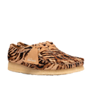 Clarks Originals Wallabee Tiger Print damesschoen met pony hair bovenkant, handgestikte mocassin constructie en naturelle crepe zool, verkrijgbaar bij Revert 95 Haarlem