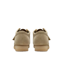 Clarks Originals Wallabee in Maple Suede met premium Stead's suède bovenwerk, handgenaaide apron seam en natuurlijke pebble crêpezool, verkrijgbaar bij Revert 95 Haarlem