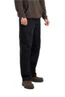 Reell Loose Flex Chino PC in Deep Black, 56% katoen 42% polyester 2% elastaan Flex Twill losse rechte chino broek met normale bundhoogte lage kruisnaad verborgen YKK zip-fly zijzakken achterzakken en riemlussen in cleane zwarte colorway, verkrijgbaar bij Revert 95 Haarlem