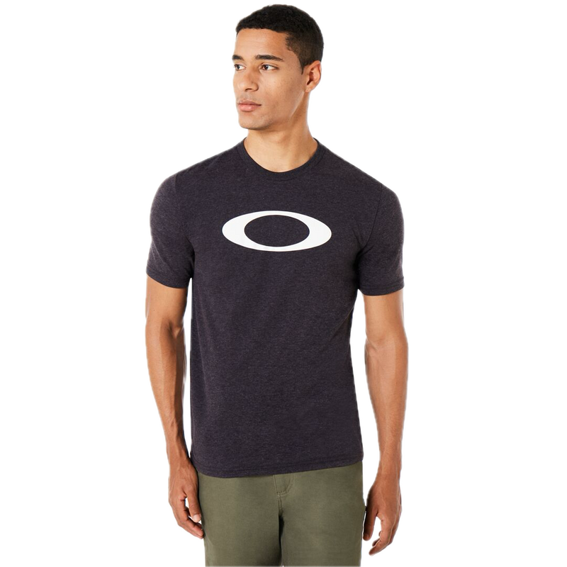 Koop het Oakley O Bold Ellipse T-shirt  en snel bij Revert 95 online of kom hem checken in de winkel in Haarlem.
