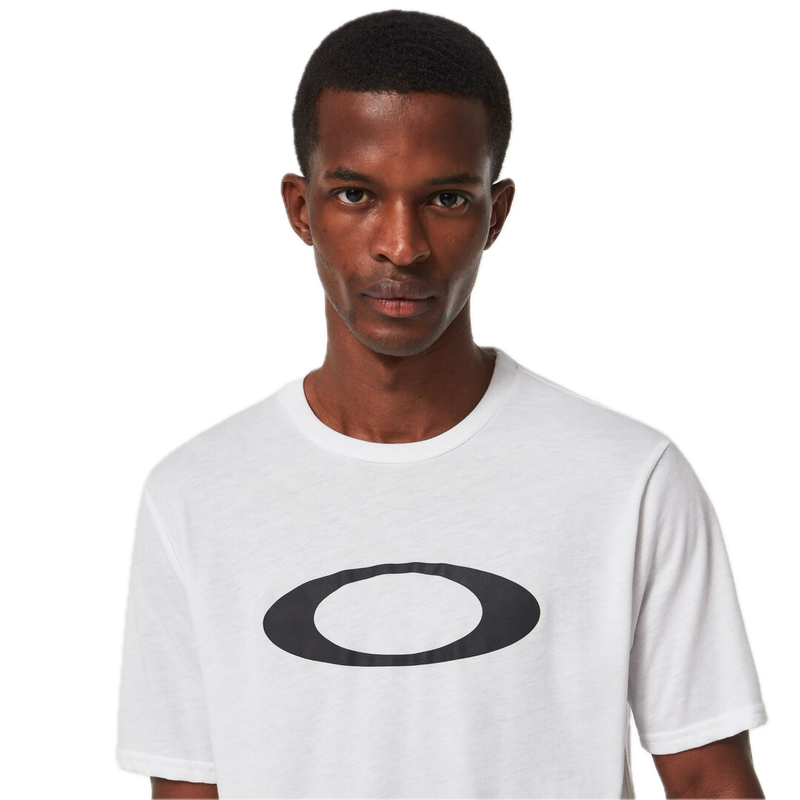 Koop het Oakley O Bold Ellipse T-shirt  en snel bij Revert 95 online of kom hem checken in de winkel in Haarlem.