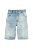 Reell Bolt Short in Light Blue Wash, loose regular fit denimshort van biologisch en gerecycled katoen met five-pocket constructie en vegan leren backpatch, verkrijgbaar bij Revert 95 Haarlem