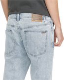 Koop de Volcom Solver Denim Carolina Blue veilig en snel bij Revert 95 online of kom hem checken in de winkel in Haarlem.