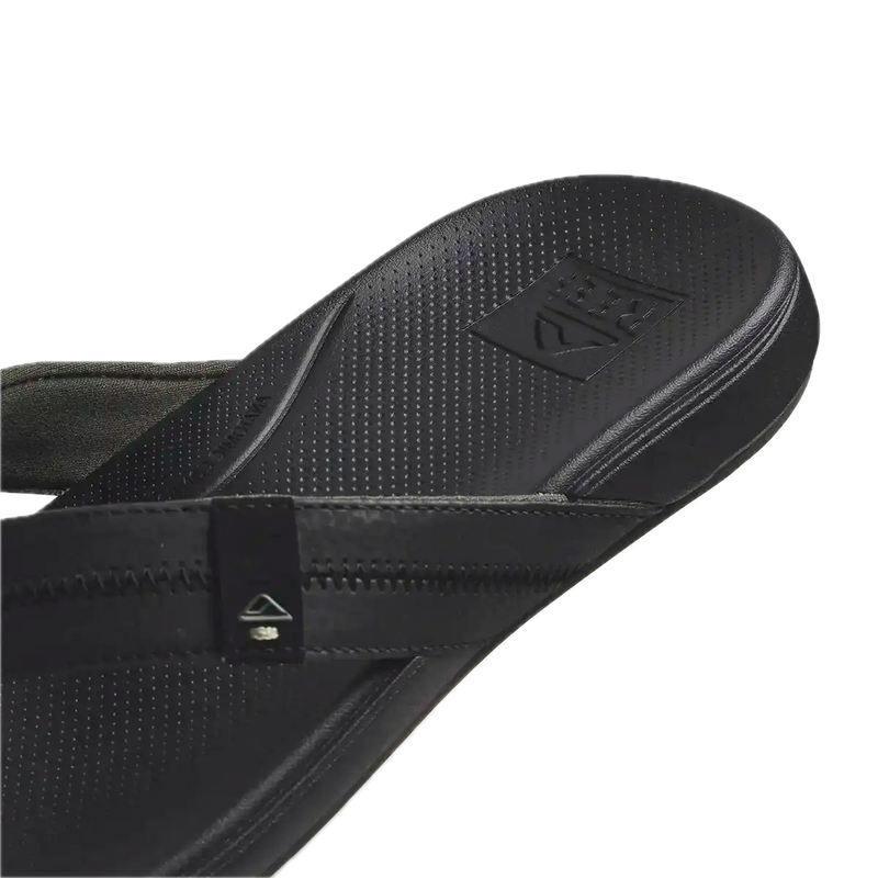 Koop de Reef Cushion Phantom 2.0 Black veilig en snel bij Revert 95 online of kom hem checken in de winkel in Haarlem.