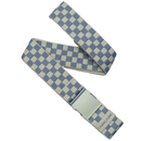 Arcade Belts Check riem in Sky Sage, geblokt dambordpatroon in hemelsblauw en saliegroen, stretch webbing van 85% gerecycled REPREVE polyester met patented A2 buckle systeem, verkrijgbaar bij Revert 95 Haarlem
