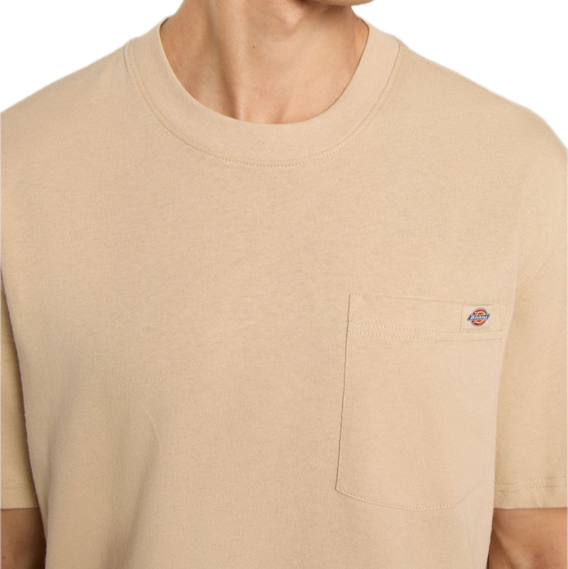 Koop het Dickies Luray Pocket Tee veilig  en snel bij Revert 95 online of kom hem checken in de winkel in Haarlem.