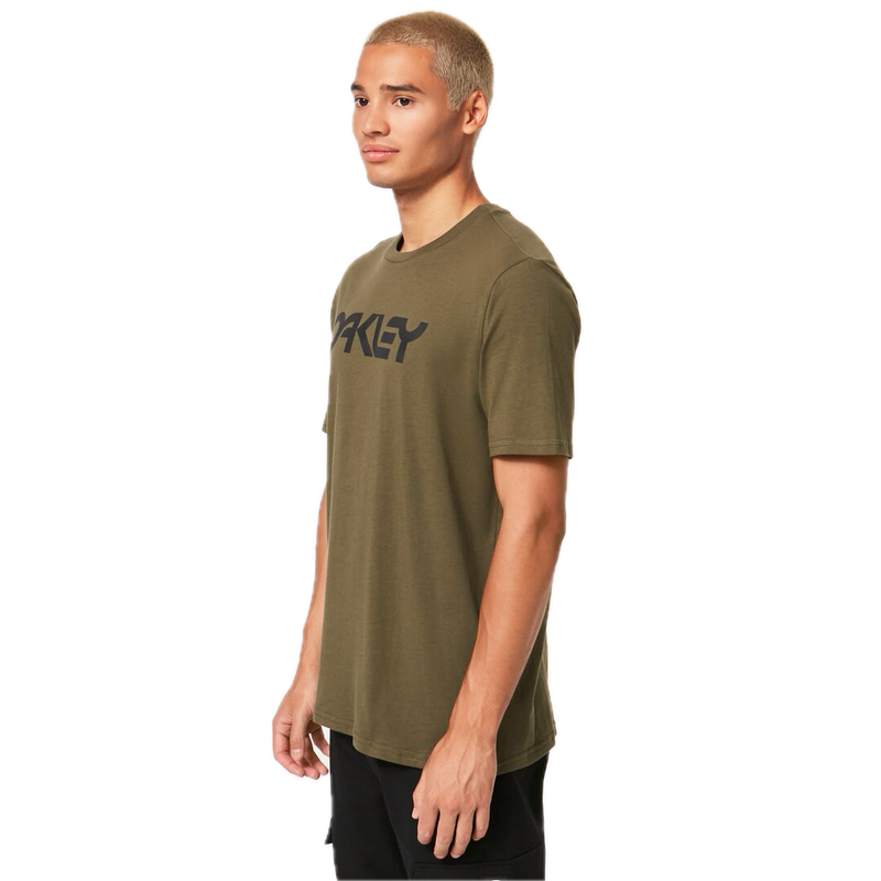 Koop de Oakley Mark II T-shirt 2.0 en snel bij Revert 95 online of kom hem checken in de winkel in Haarlem.