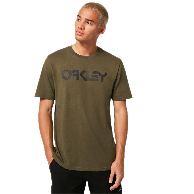 Koop de Oakley Mark II T-shirt 2.0 en snel bij Revert 95 online of kom hem checken in de winkel in Haarlem.