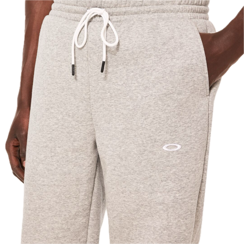Koop de Oakley Relax Jogger 2.0 Pant veilig  en snel bij Revert 95 online of kom hem checken in de winkel in Haarlem.