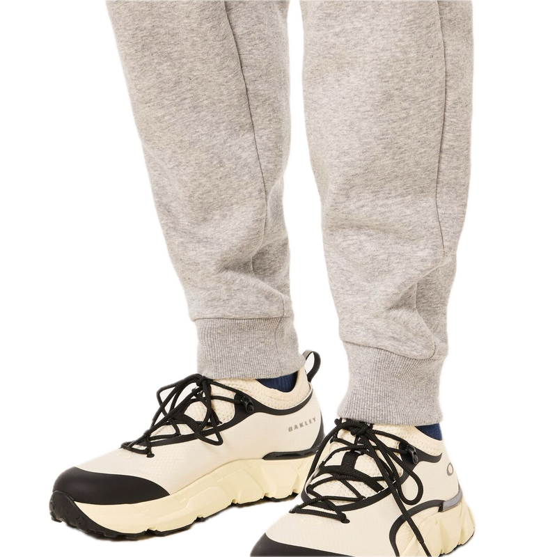 Koop de Oakley Relax Jogger 2.0 Pant veilig  en snel bij Revert 95 online of kom hem checken in de winkel in Haarlem.