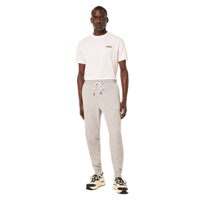 Koop de Oakley Relax Jogger 2.0 Pant veilig  en snel bij Revert 95 online of kom hem checken in de winkel in Haarlem.