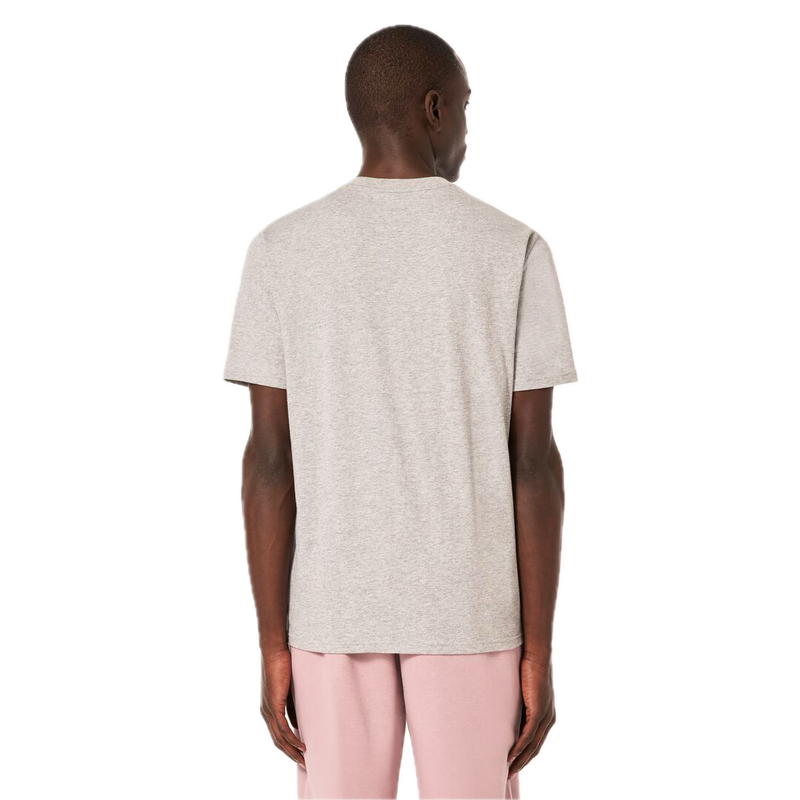 Koop de Oakley Relax T-shirt 2.0 veilig en snel bij Revert 95 online of kom hem checken in de winkel in Haarlem.