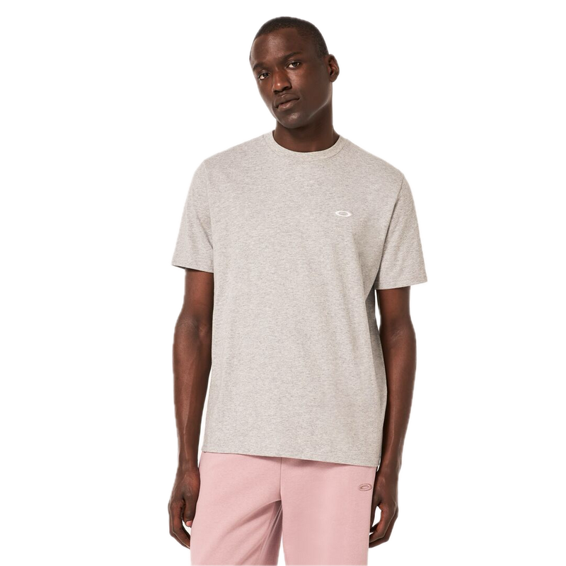 Koop de Oakley Relax T-shirt 2.0 veilig en snel bij Revert 95 online of kom hem checken in de winkel in Haarlem.