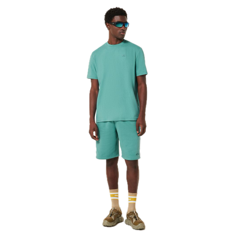 Koop de Oakley Relax T-shirt 2.0 veilig en snel bij Revert 95 online of kom hem checken in de winkel in Haarlem.