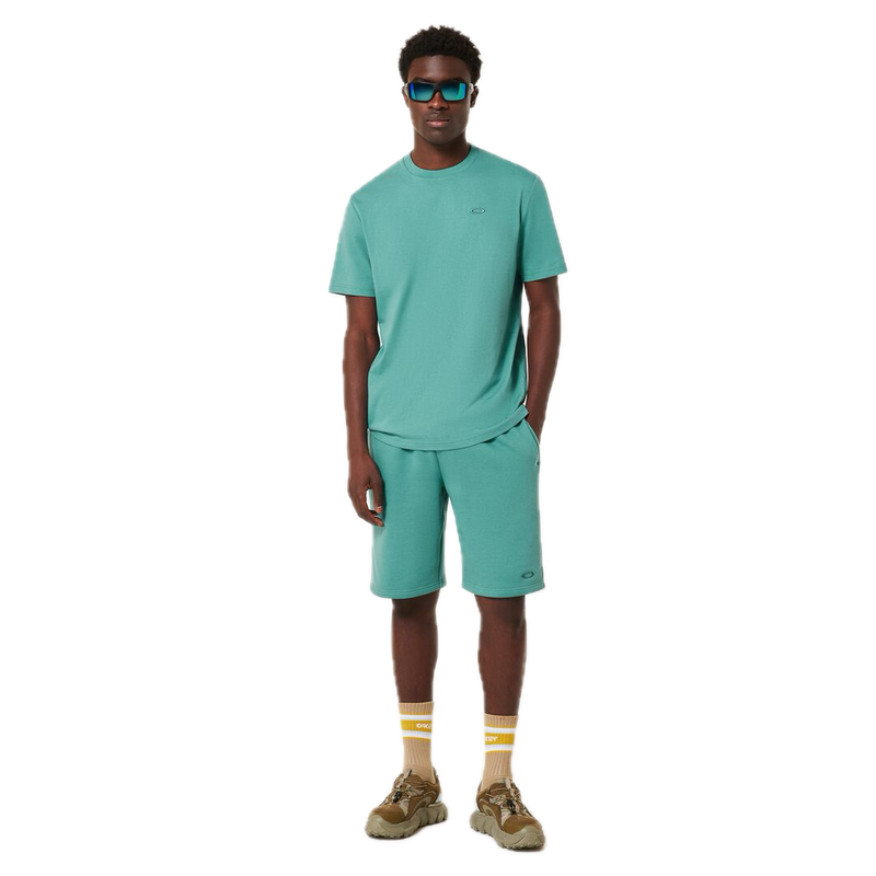 Koop de Oakley Relax T-shirt 2.0 veilig en snel bij Revert 95 online of kom hem checken in de winkel in Haarlem.