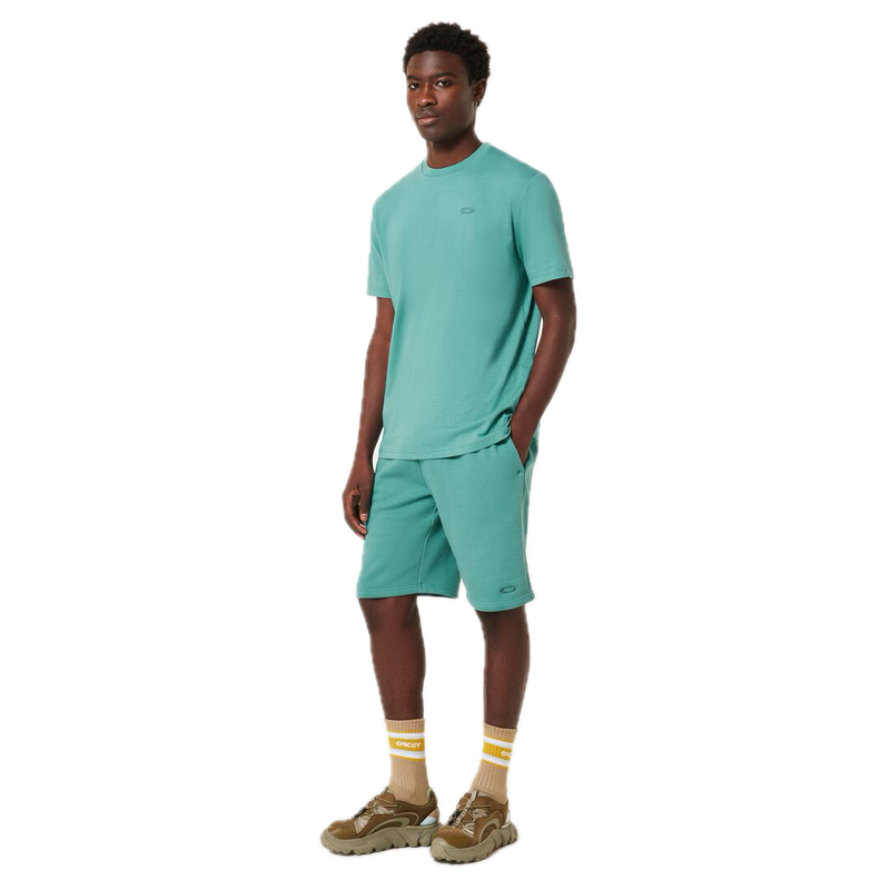 Koop de Oakley Relax T-shirt 2.0 veilig en snel bij Revert 95 online of kom hem checken in de winkel in Haarlem.
