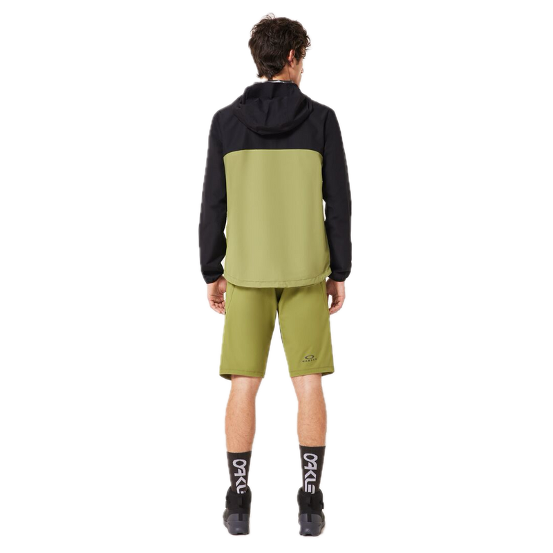 Koop de Oakley Elements Sheel Jacket 2.0 Fern veilig  en snel bij Revert 95 online of kom hem checken in de winkel in Haarlem.