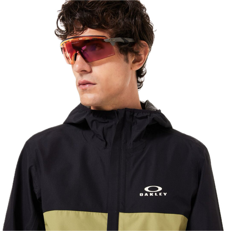 Koop de Oakley Elements Sheel Jacket 2.0 Fern veilig  en snel bij Revert 95 online of kom hem checken in de winkel in Haarlem.