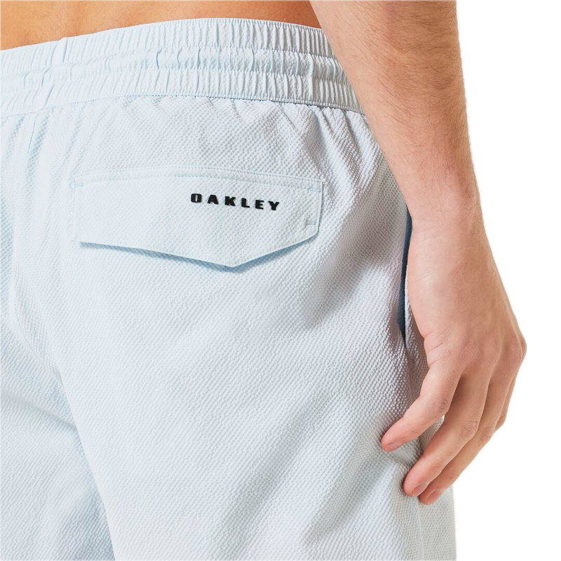Koop de Oakley Checkered 18 Beachshort veilig en snel bij Revert 95 online of kom hem checken in de winkel in Haarlem.