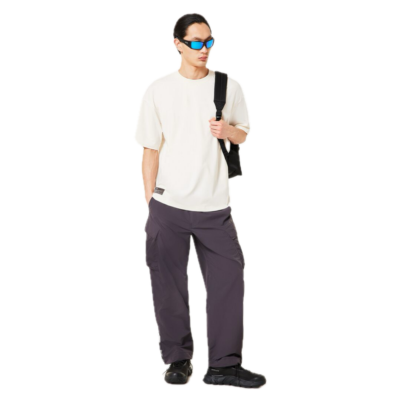 Koop de Oakley Field Gear Line Union Pocket Tee 5.0 veilig en snel bij Revert 95 online of kom hem checken in de winkel in Haarlem.