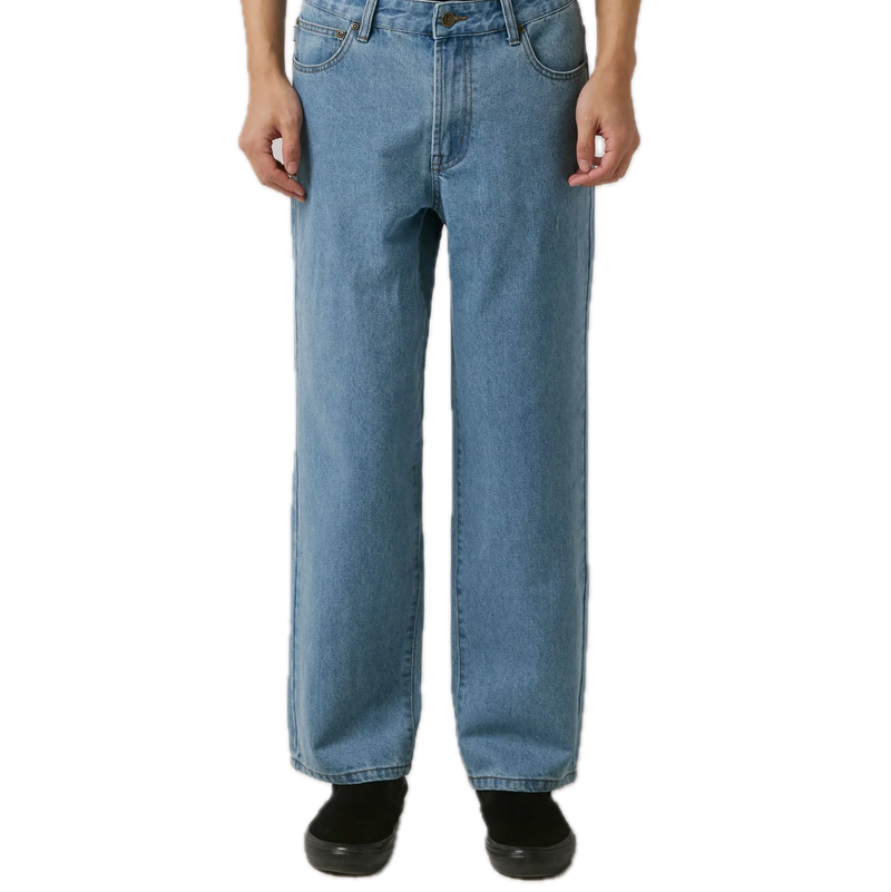 Koop de Former Crux Denim Pant en snel bij Revert 95 online of kom hem checken in de winkel in Haarlem.