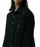 Former Merchandise Crux Flannel LS T-shirt Black – zwart geruit flanellen overhemd met lange mouwen en Former-branding