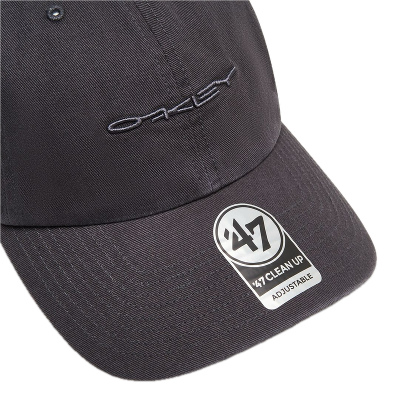 Koop de Oakley 47 Soho Dad Cap  veilig  en snel bij Revert 95 online of kom hem checken in de winkel in Haarlem.