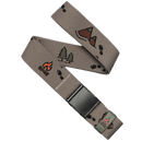 Arcade Belts Get Outside riem in Dunes colorway, stretch webbing van 85% gerecycled REPREVE polyester met patented A2 buckle systeem, metaalvrij en machine wasbaar, verkrijgbaar bij Revert 95 Haarlem