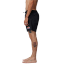 Santa Cruz Salba Voodoo Pit Swimshorts in Black, 100% nylon polymesh lined zwemshort met elasticated waistband 17 inch outseam side pockets back welt pocket en all over Aqua React print die zichtbaar wordt bij nat pro model Steve Salba Alba, verkrijgbaar bij Revert 95 Haarlem