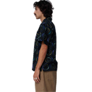 Santa Cruz Vertigo Short Sleeve Haze Shirt in Black, 100% cotton poplin boxy fit button-up shirt met all over haze print branded buttons linker borstzak met embroidery en woven label branding, verkrijgbaar bij Revert 95 Haarlem