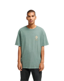 RVCA Stable SS Tee Balsam Green, t-shirt van 100% biologisch katoen met artwork van Pablo Dalas op voor- en achterkant, relaxed model, maten XS-XXL, verkrijgbaar bij Revert 95 Haarlem