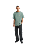 RVCA Stable SS Tee Balsam Green, t-shirt van 100% biologisch katoen met artwork van Pablo Dalas op voor- en achterkant, relaxed model, maten XS-XXL, verkrijgbaar bij Revert 95 Haarlem