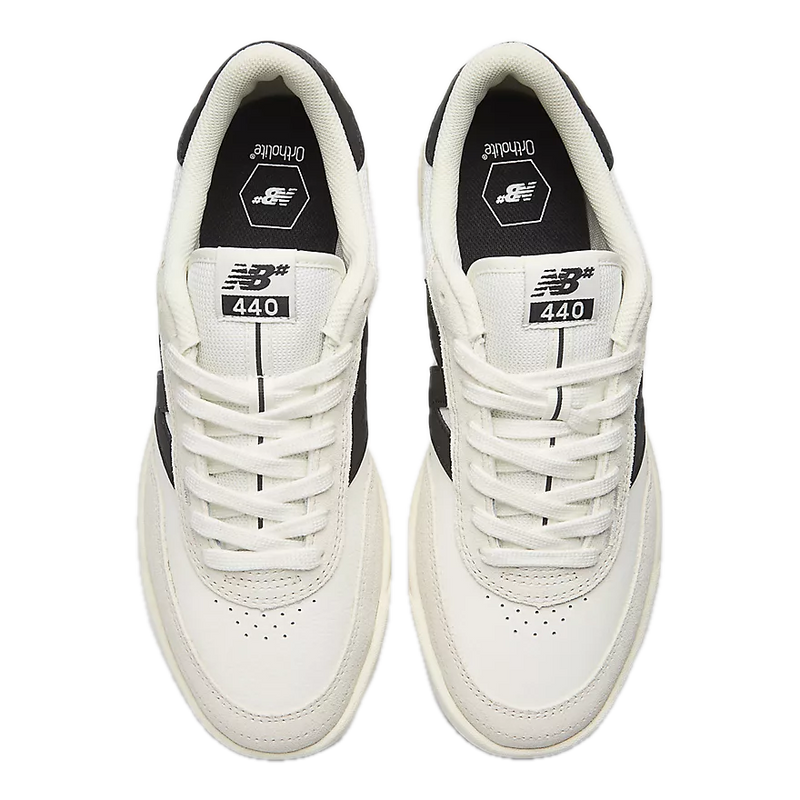Koop de New Balance NM 440 V2 Sea Salt Black en snel bij Revert 95 online of kom hem checken in de winkel in Haarlem.