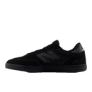 NB Numeric 440v2 Black Black skate schoen van New Balance Numeric met cupsole zool en suède upper