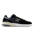 NB Numeric Andrew Reynolds 933 Black Eclipse skate schoen van New Balance Numeric met suède upper en cupsole zool