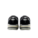 NB Numeric Andrew Reynolds 933 Black Eclipse skate schoen van New Balance Numeric met suède upper en cupsole zool