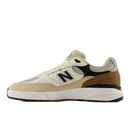 New Balance Numeric 933 Andrew Reynolds Sea Salt/Brown, skateschoen met suede leer mesh upper, ABZORB inlegzool en FuelCell midsole, verkrijgbaar bij Revert 95 Haarlem
