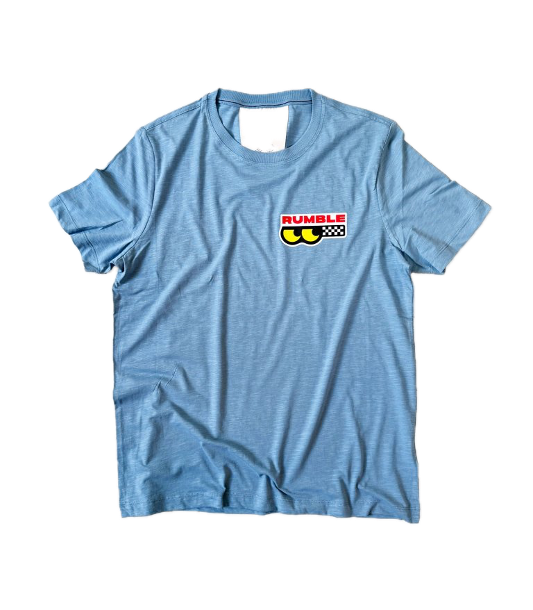 Rumble Goggle Eyes Cool Blue Slub T-Shirt – lichtblauw slubshirt van katoen en gerecycled polyester met Goggle Eyes-print op de borst