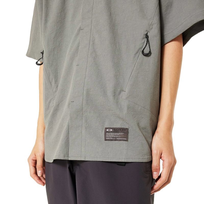 Koop de Oakley Field Gear Line Fuel SS Shirts 5.0 veilig en snel bij Revert 95 online of kom hem checken in de winkel in Haarlem.