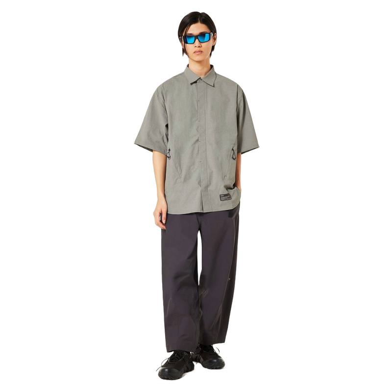 Koop de Oakley Field Gear Line Fuel SS Shirts 5.0 veilig en snel bij Revert 95 online of kom hem checken in de winkel in Haarlem.