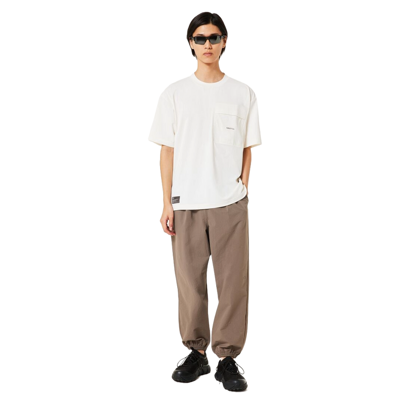 Koop de Oakley Field Gear Line Scratch Tee 5.0 veilig en snel bij Revert 95 online of kom hem checken in de winkel in Haarlem.