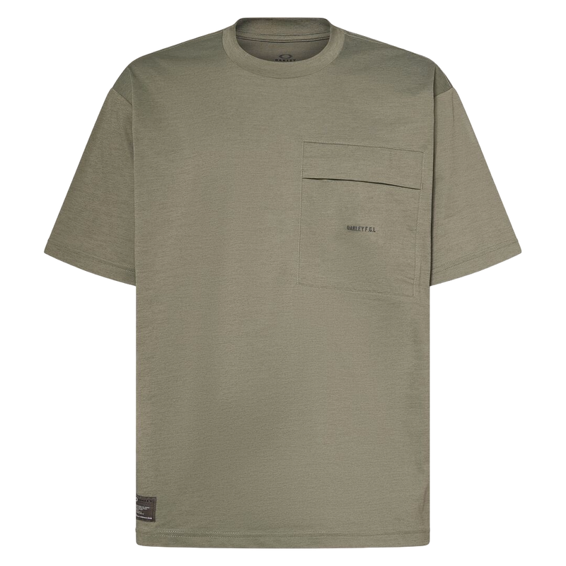 Koop de Oakley Field Gear Line Scratch Tee 5.0 veilig en snel bij Revert 95 online of kom hem checken in de winkel in Haarlem.