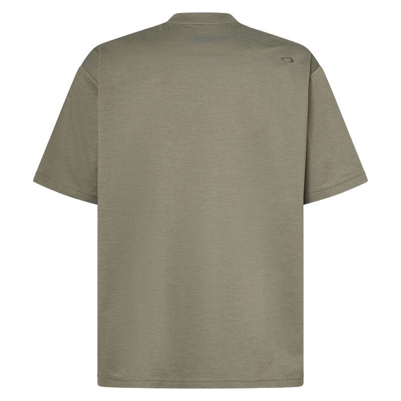 Koop de Oakley Field Gear Line Scratch Tee 5.0 veilig en snel bij Revert 95 online of kom hem checken in de winkel in Haarlem.