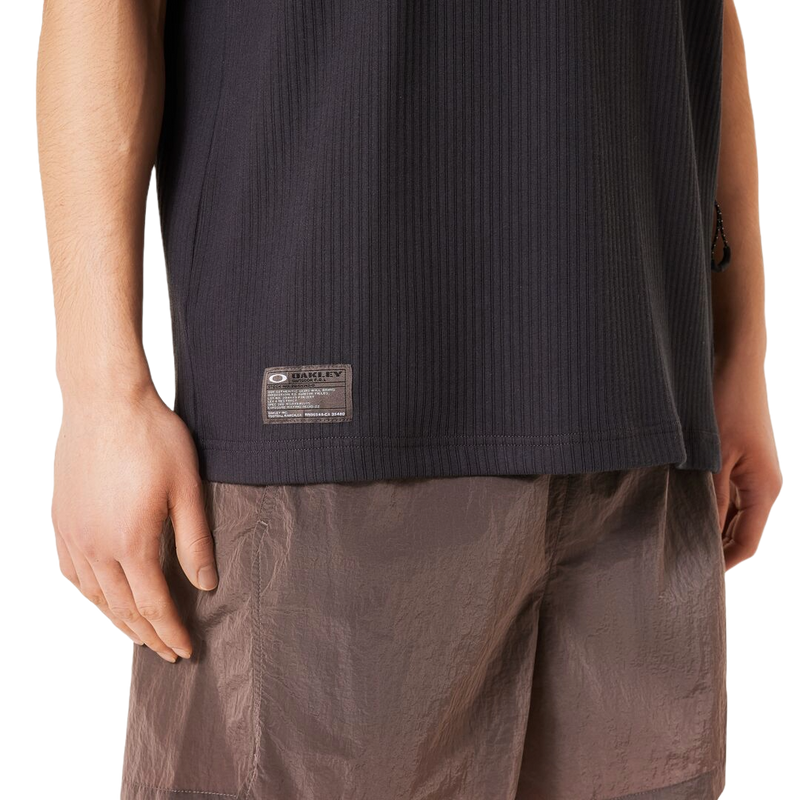 Koop de Oakley Field Gear Line Static Tee 5.0 veilig en snel bij Revert 95 online of kom hem checken in de winkel in Haarlem.