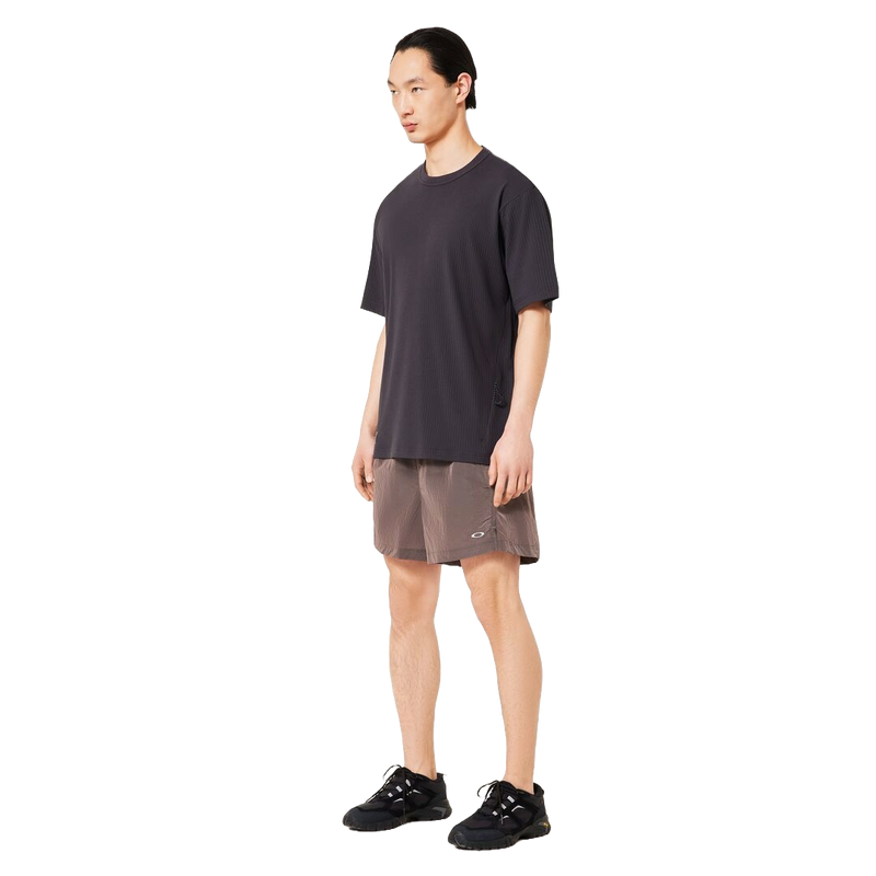 Koop de Oakley Field Gear Line Static Tee 5.0 veilig en snel bij Revert 95 online of kom hem checken in de winkel in Haarlem.