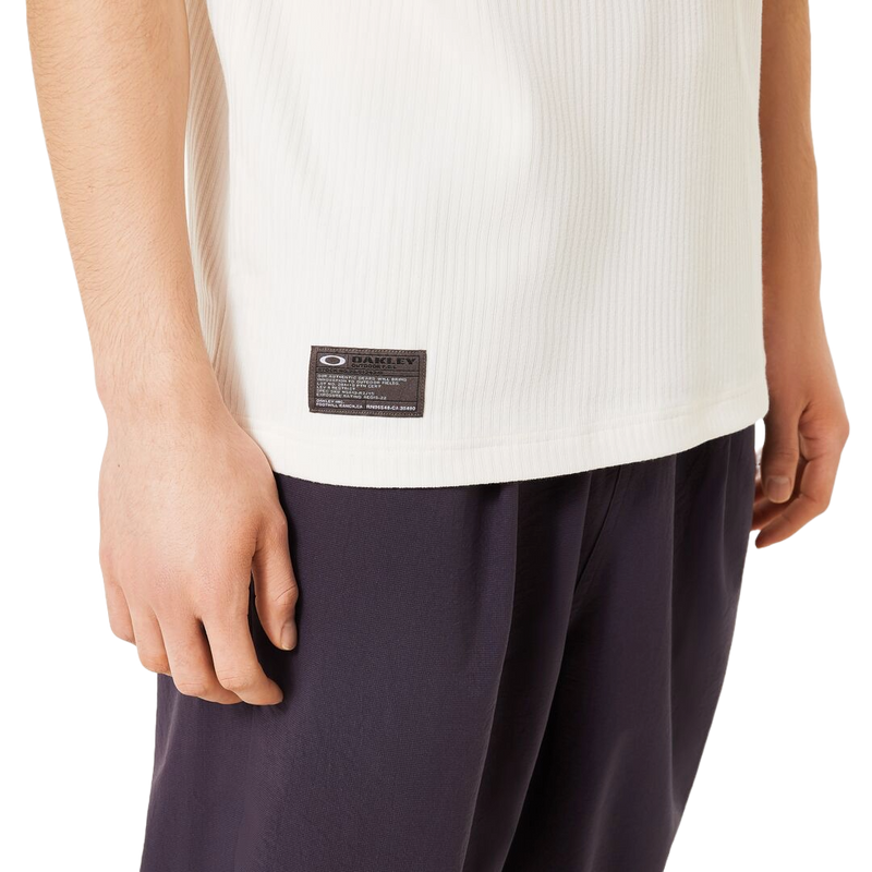 Koop de Oakley Field Gear Line Static Tee 5.0 veilig en snel bij Revert 95 online of kom hem checken in de winkel in Haarlem.