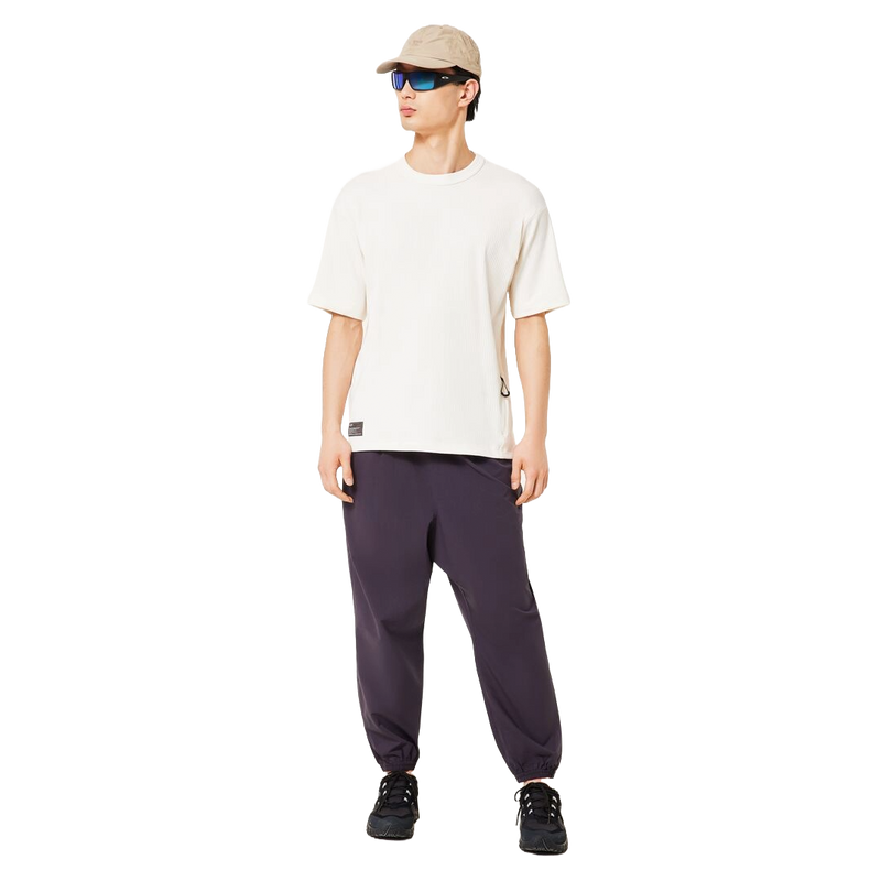 Koop de Oakley Field Gear Line Static Tee 5.0 veilig en snel bij Revert 95 online of kom hem checken in de winkel in Haarlem.