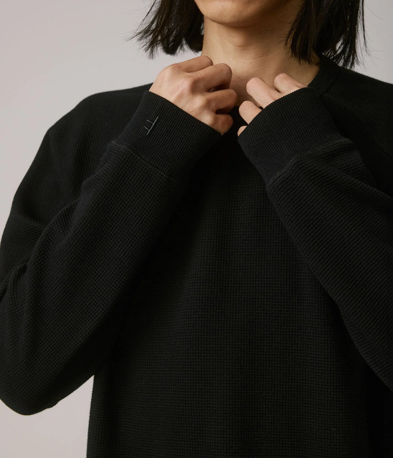 Former Merchandise Anderson LS Waffle Black – zwart longsleeve waffle-knit shirt met subtiele Former-branding
