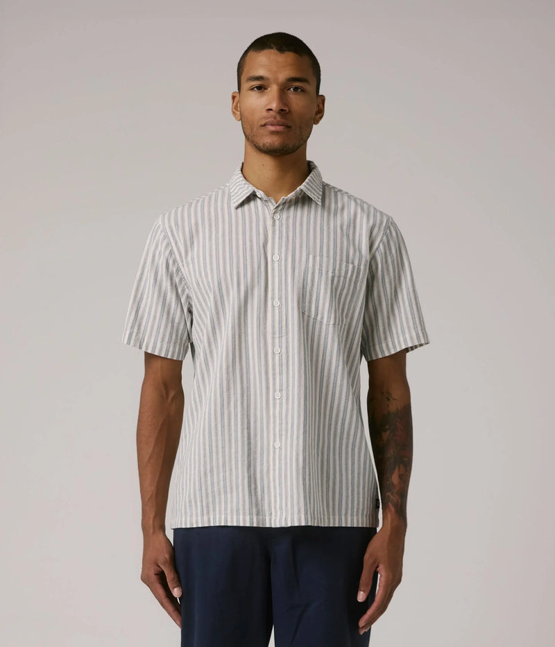Koop de Former Reynolds Stripe SS Shirt veilig en snel bij Revert 95 online of kom hem checken in de winkel in Haarlem.